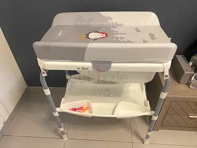 Jikel baby changing table and standing bath, foldable