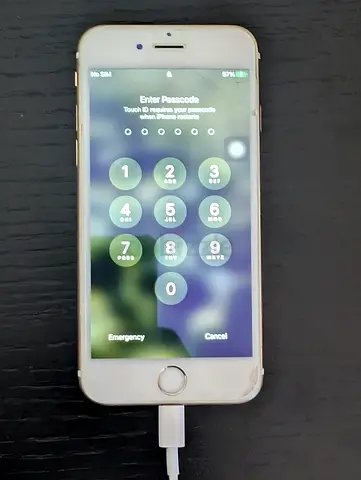 iPhone 6s Plus (64GB) - Good Working Condition, Minor Screen Wear but lost password