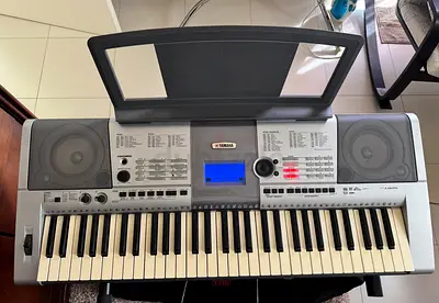 Yamaha PSR I425 keyboard in very good condition