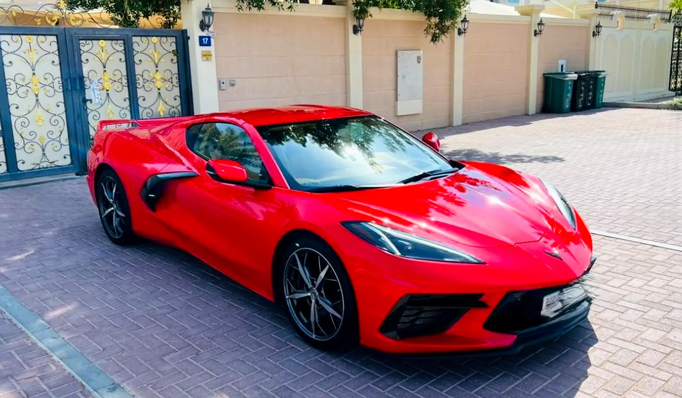 Chevrolet Corvette 2021 — photo 1 of 6