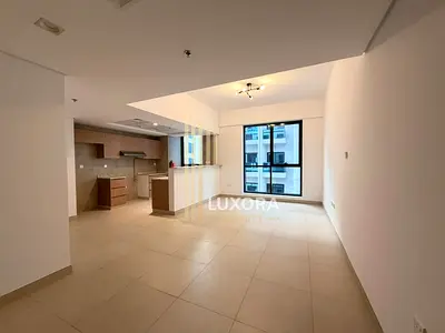 Elegant 2 Bed | Spacious Layout | Quick Access to SZR