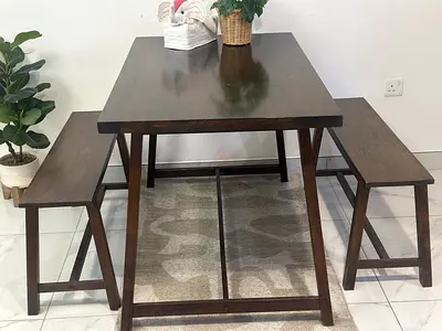 Dining table- good condition pick up end of July