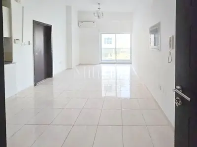 شقة استوديو | برج الأبطال 1 | شرفة وإطلالة على المدينة | غير مفروشة