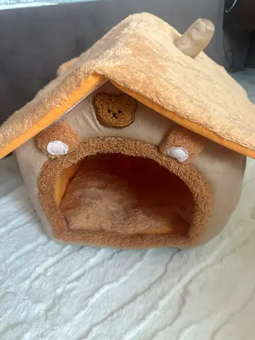Small cozy plush pet bed/den - beige, house-shaped all for 200aed