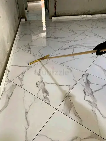 Custom Interior Flooring Solutions – Modern Porcelain Tiles with Marble Veining