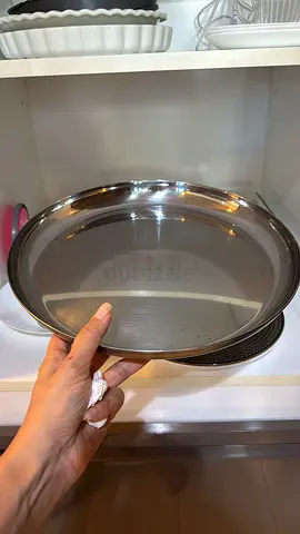 Non-stick round baking/pizza pan - gently used