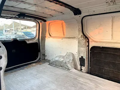 صورة 12 لـ 2013 Hyundai H1