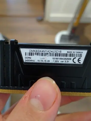 Corsair vengeance lpx 8gb ddr4 ram module 2400mhz FINAL PRICE NON NEGOTIABLE URGENT SALE