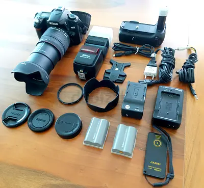 Nikon D80 SLR Camera Kit (20 pieces)
