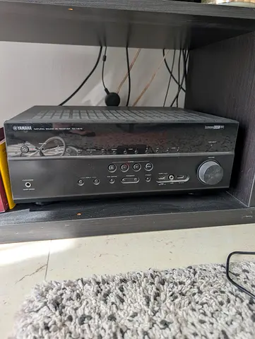 Yamaha 5.1 channel AV Receiver - RX-V385  harmon home theater HKTS 11, must go fast