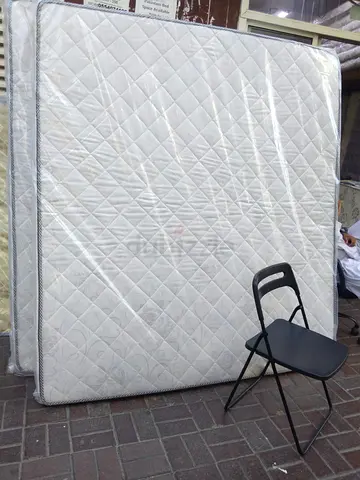 King size 180x200cm mattress.  All times delivery available