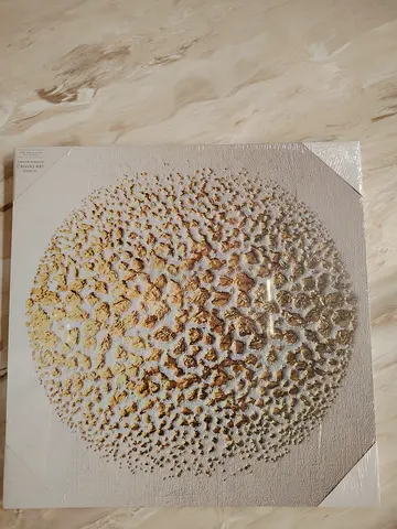 Wall hamgings