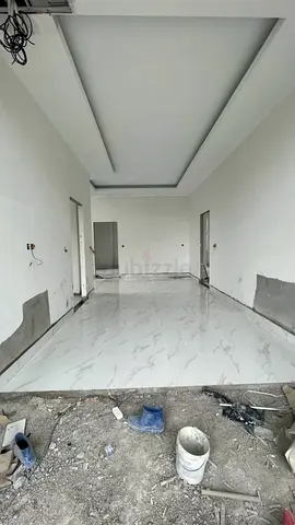 Custom Porcelain Floor Tile Installation – Marble Effect Large Format Flooring