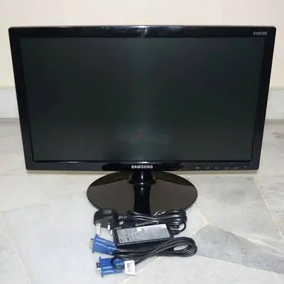 Samsung 19 Flat LED Monitor – Model A330 (with original box)