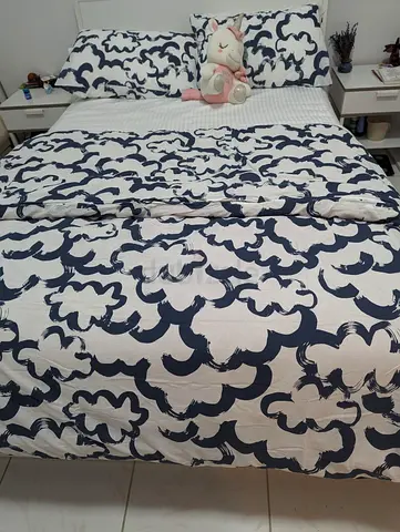 Full Bed with mattress with side table