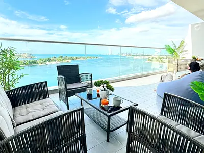 Glamourous residence with sea views | Azure Residence