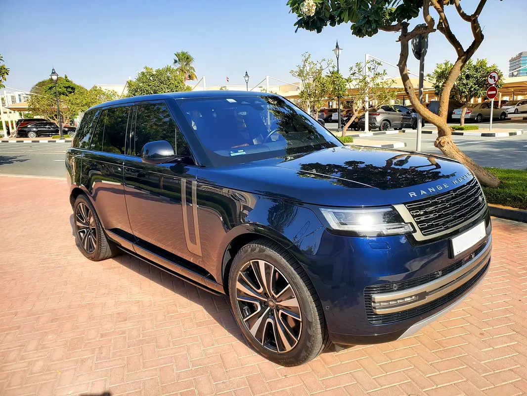 Land Rover Range Rover 2022 — photo 1 of 10