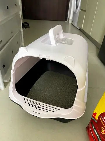 Cat tray