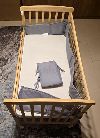 Solid Wood Baby Crib - bed - with Bumper and Mattress - Light Natural Finish
