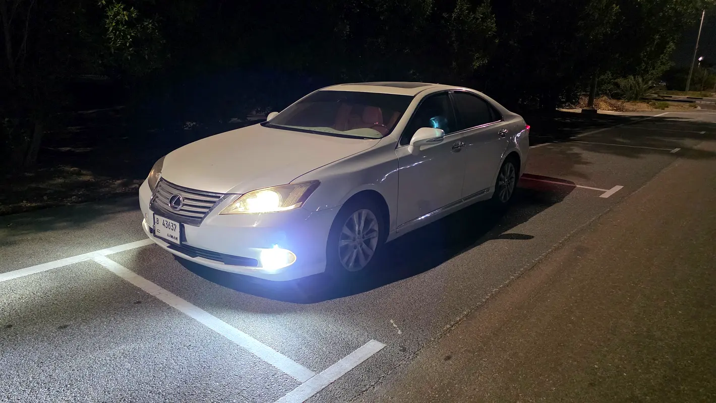 Lexus ES-Series 2012 — photo 1 of 8