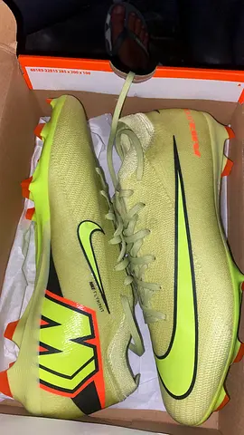 Soccer boots