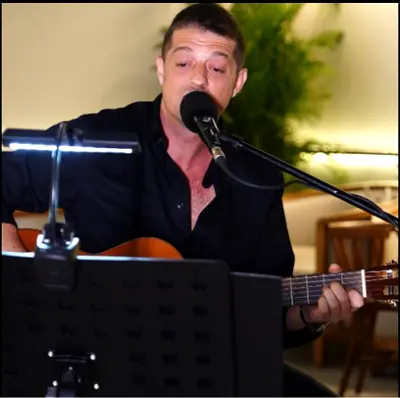 Singer / Guitarist available for private events, parties, birthdays