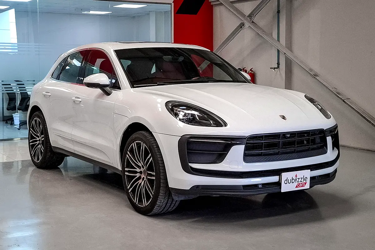 Porsche Macan 2016 — photo 1 of 14