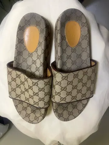 Original Gucci GG Supreme Slide size 45 good condition but need cleaning