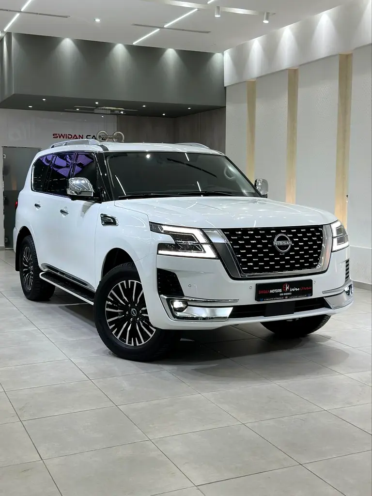 Nissan Patrol 2023 — photo 1 of 20