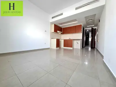 spcious studio with parking / 6 paymet