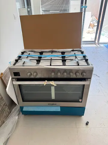 Whirlpool 5-burner Gas Cooker with Oven and exhaust