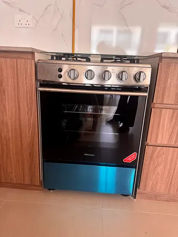 Hisense 4-Burner Gas Cooker with Oven - perfect Condition