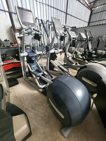 Precor Elliptical Crosstrainer with P80 Touchscreen
🏃‍♂️