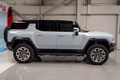 2025 GMC HUMMER — фото 4