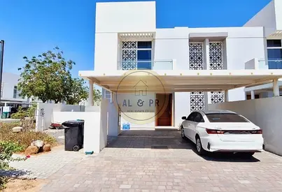 3 BEDS TOWNHOUSE | SPACIOUS LAYOUT | SINGLE ROW
