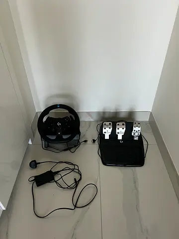 G923 gaming steering wheel  - great price, hardly used.