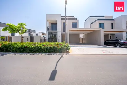 brand new open view private garden .