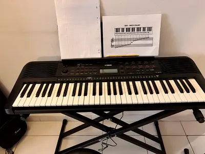 Yamaha Portable Keyboard with Stand and Music Holder - Good Working Condition - PSR E283