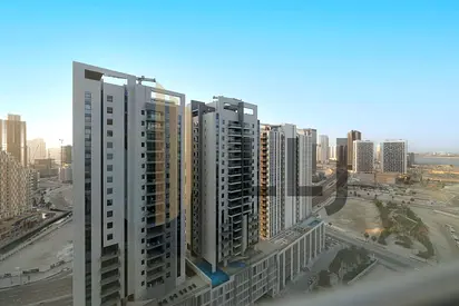 Vacant | Closed Kitchen | Panoramic Parkside Views