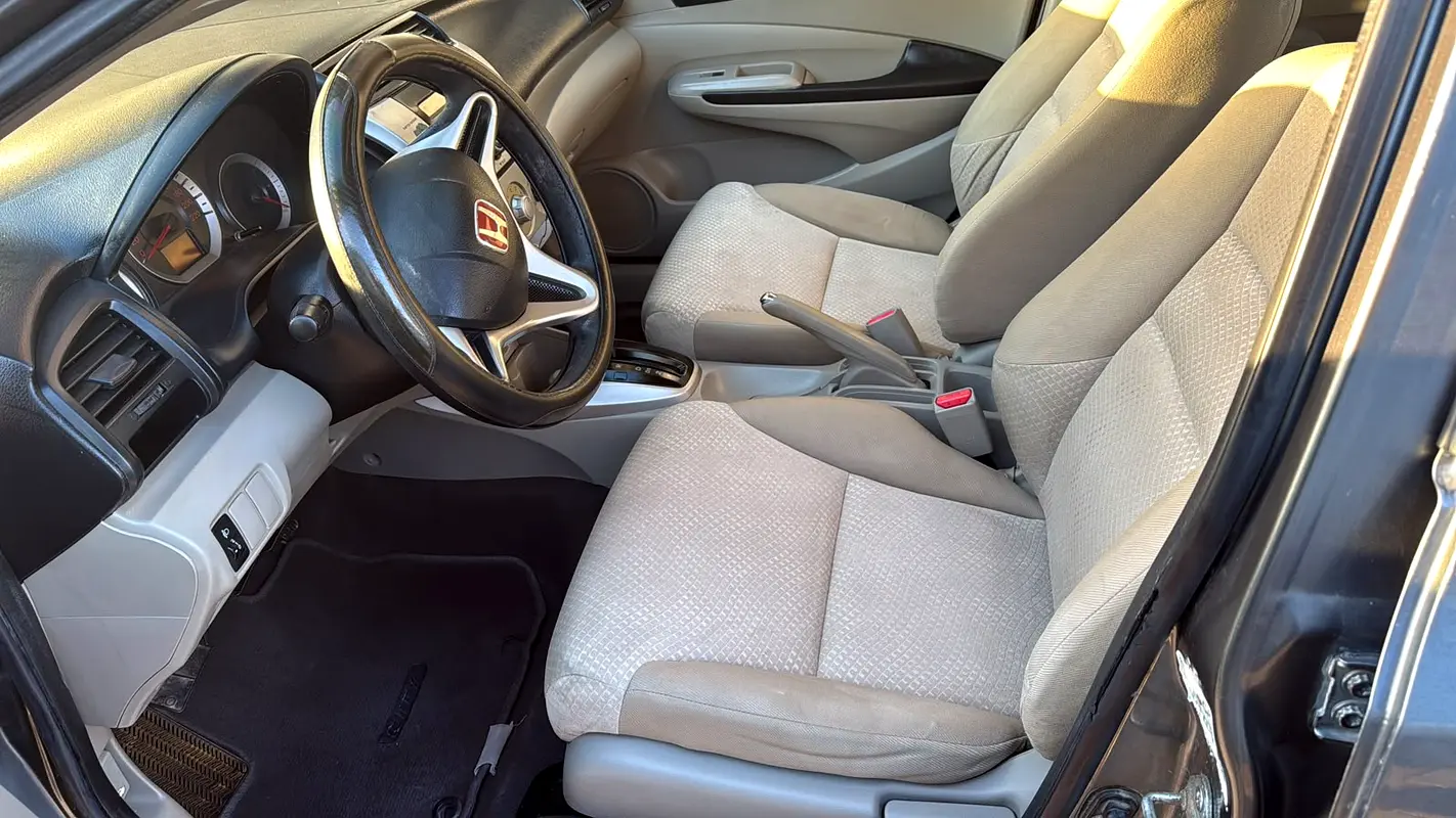 Honda City 2010 — photo 1 of 16