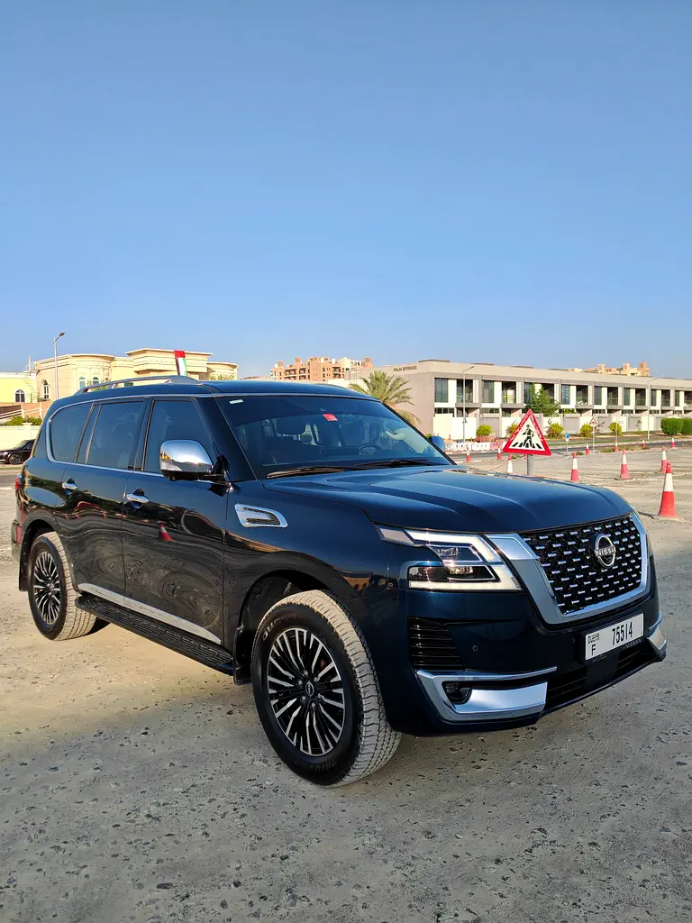 Nissan Patrol 2022 — photo 1 of 10