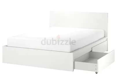 Bed with chest of drawers