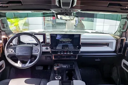 2025 GMC HUMMER — фото 9