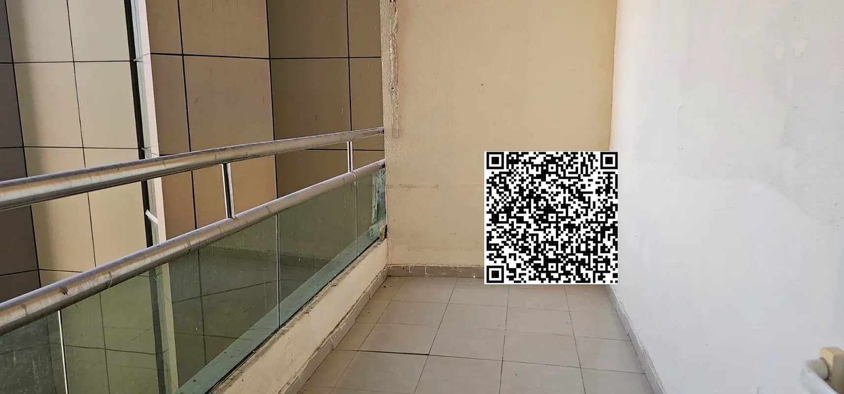 For annual rent in Horizon Towers, a large one-bedroom apartment with a living room.