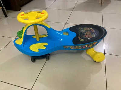 Blue and yellow ride-on wiggle car for kids