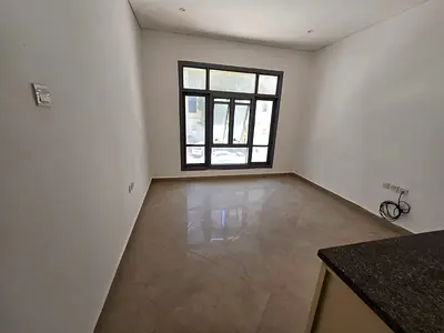 Second Tenant Studio for Annual Rent in Al Qulaya Modern Finishing Spacious Layout Central Air Conditioning