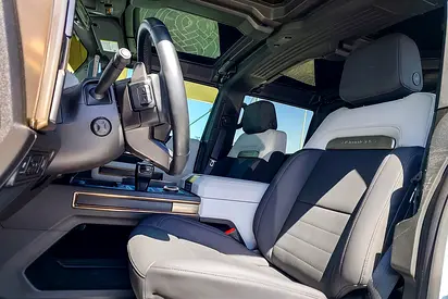 2025 GMC HUMMER — фото 11