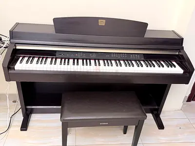 Yamaha Clavinova CLP-230 Digital Piano