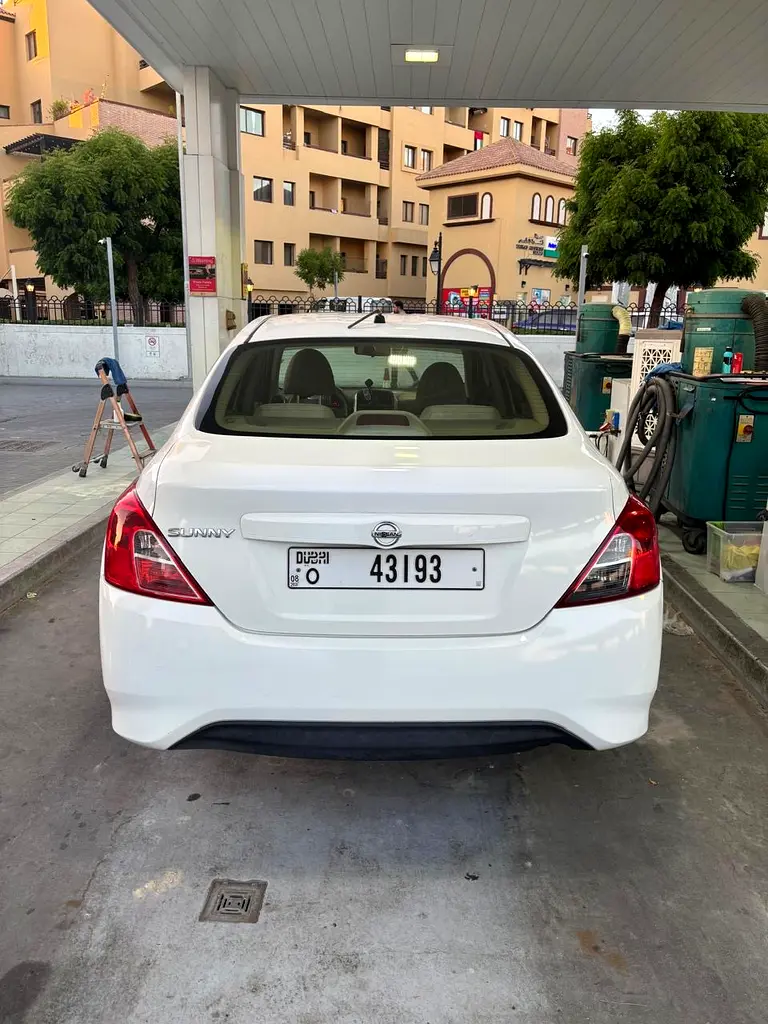 Nissan Sunny 2016 — photo 1 of 9