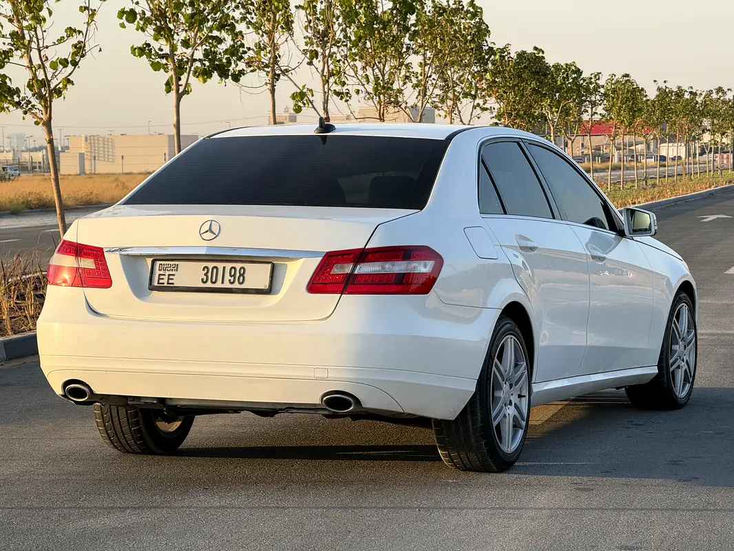 Mercedes-Benz E-Class 2013 — photo 1 of 5